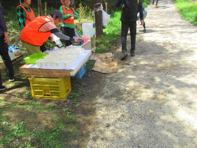 水越峠の給水所の様子
