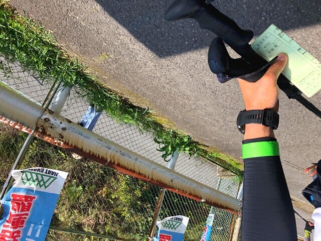 ダイトレチャレンジ登山の上級コースのゴール近くで撮った私の腕