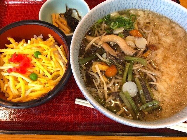 鶴㐂そば注文した蕎麦定食