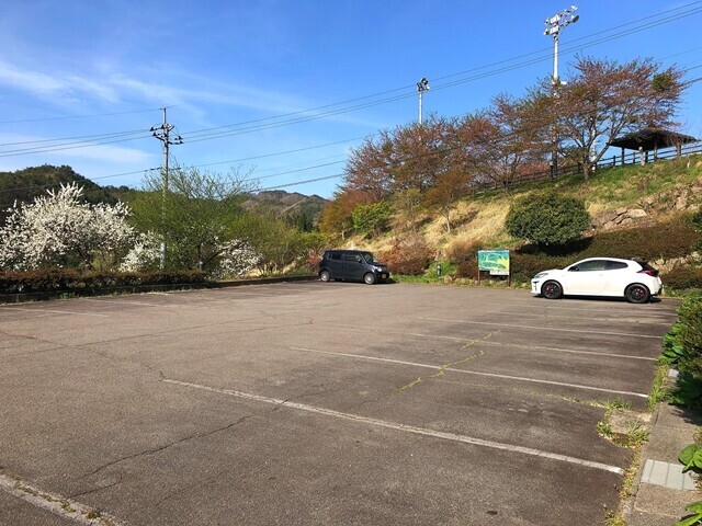 小鼓温泉の無料駐車場