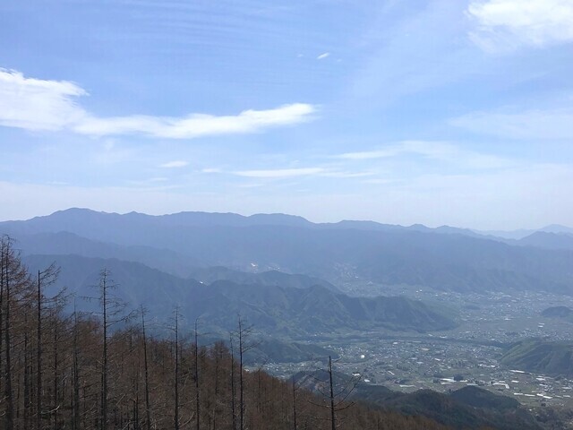 小楢山山頂からの大菩薩嶺の景色