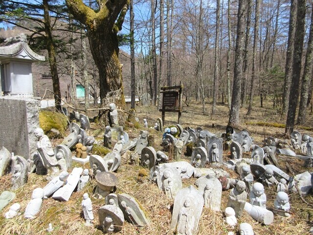 焼山峠の子授け地蔵