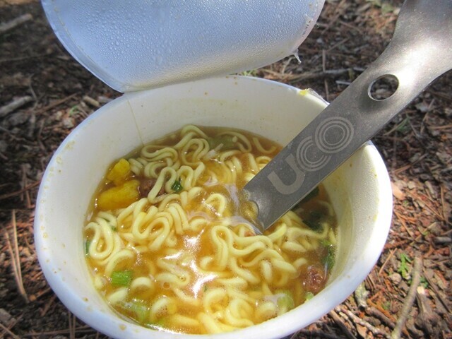 達沢山の山頂で食べた山飯