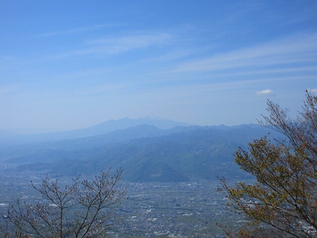 大栃山の山頂からの奥秩父の景色