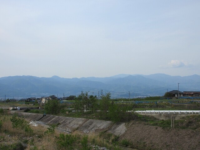 大蔵経寺山、棚山や要害山方面の景色