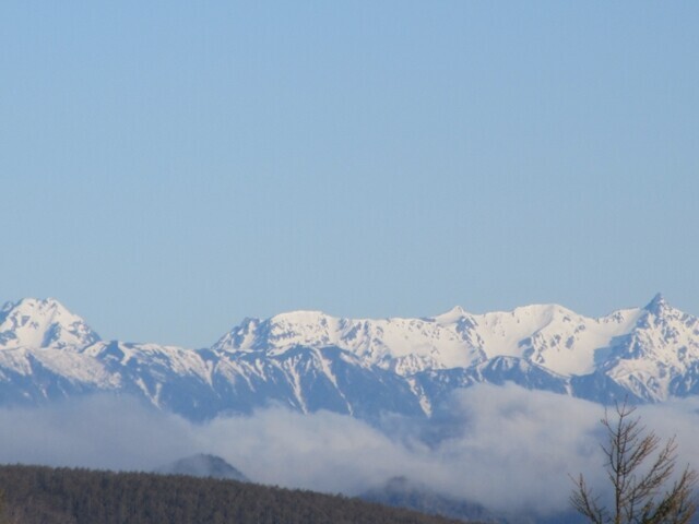 蓼科山登山ルートからの北アルプスの景色