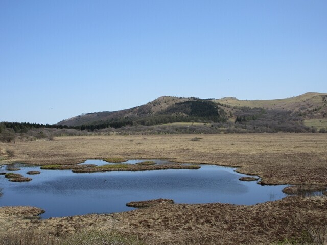 八島湿原とゼブラ山を眺めながら山飯の時間