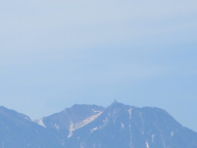 白山展望台からの鳳凰三山地蔵岳のオリベスクの景色