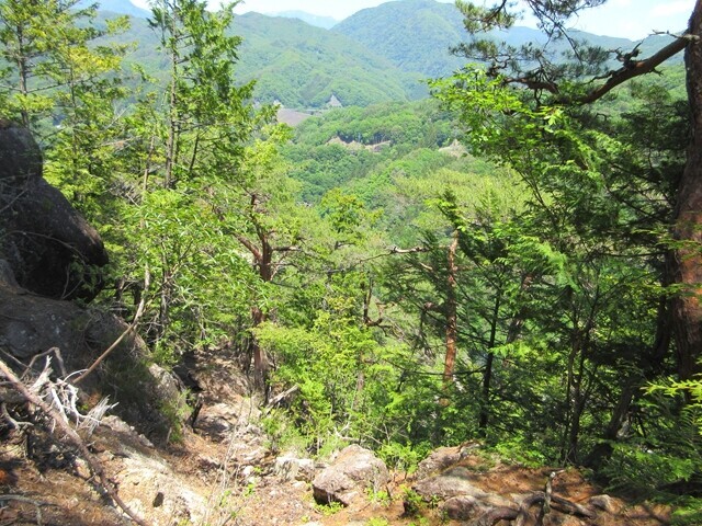 仙娥滝廃道ルートの急坂の様子