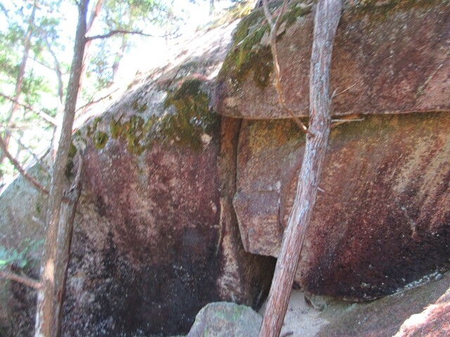 仙娥滝廃道ルートの岩場