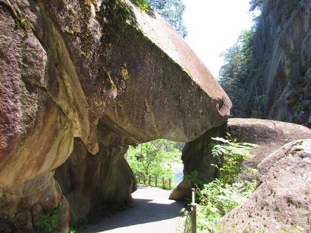 仙娥滝から昇仙峡を散策の様子