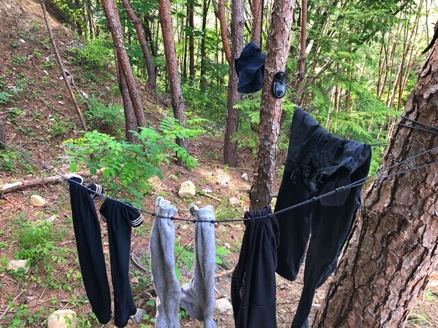 昇仙峡オートキャンプ場で洗濯物を干している様子
