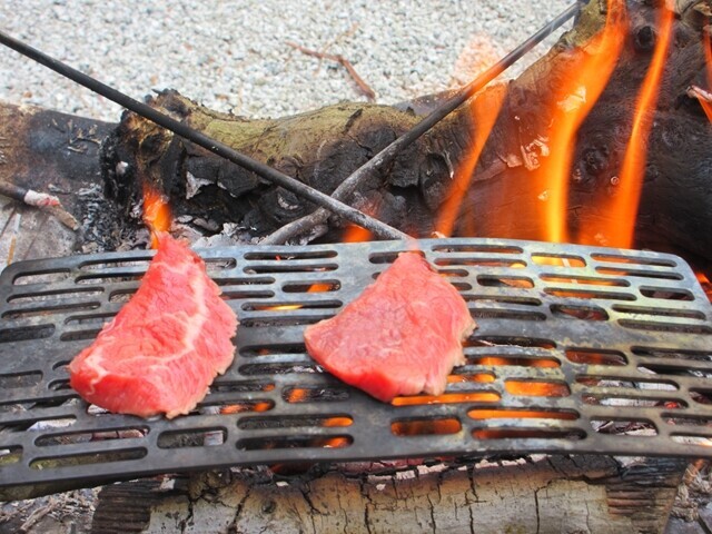 昇仙峡オートキャンプ場で食べた焼肉と料理の方法