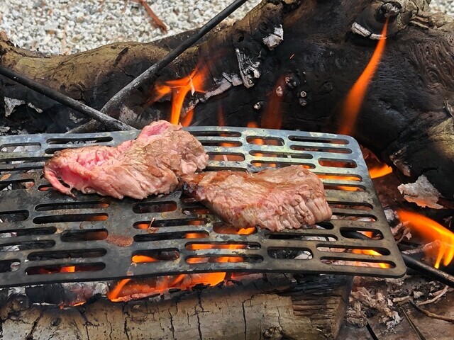 キャンプ料理で作った焼肉