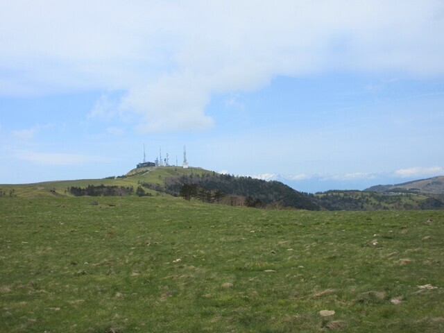 美しの塔からの美ヶ原王ヶ頭方面の景色