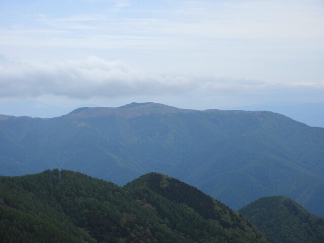 美ヶ原高原から見る鉢伏山の風景