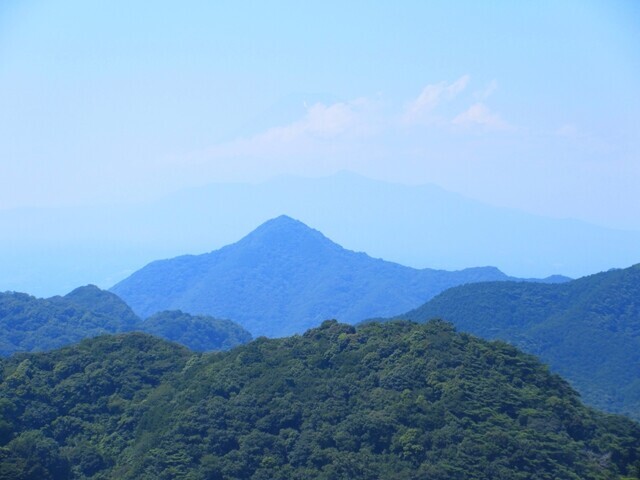 葛城山への登山口付近からの富士山の景色