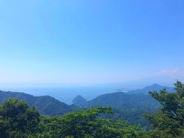 葛城山ロープウェイ駅からの駿河湾の景色