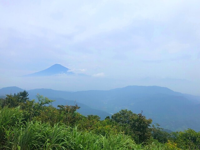 石岳の山頂からの富士山の景色