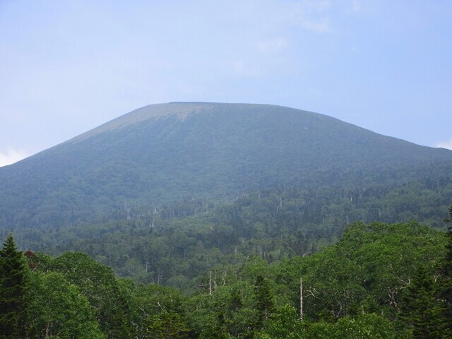 御苗代湖からお花畑に戻り岩手山が見えた時の様子