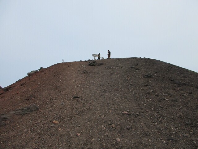 岩手山の山頂を遠望