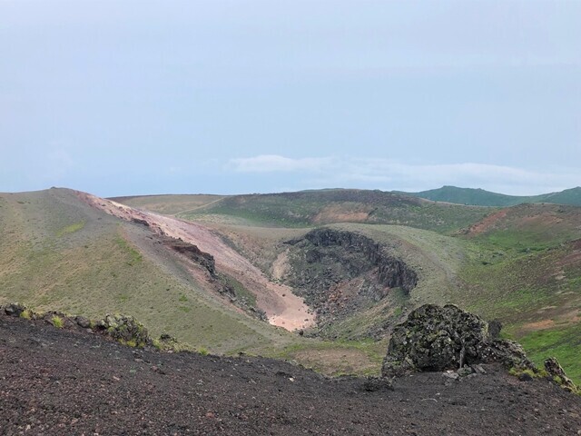 岩手山の火口の様子