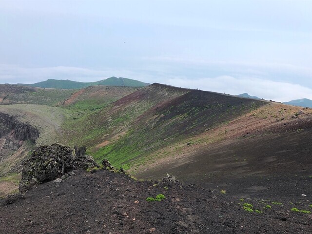 岩手山のお鉢巡りのルートの様子