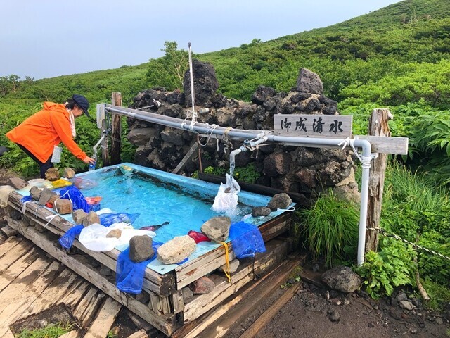 岩手山八合目避難小屋の水場