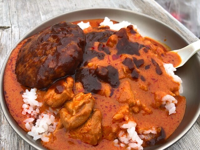 カレーとハンバーグ完成の様子