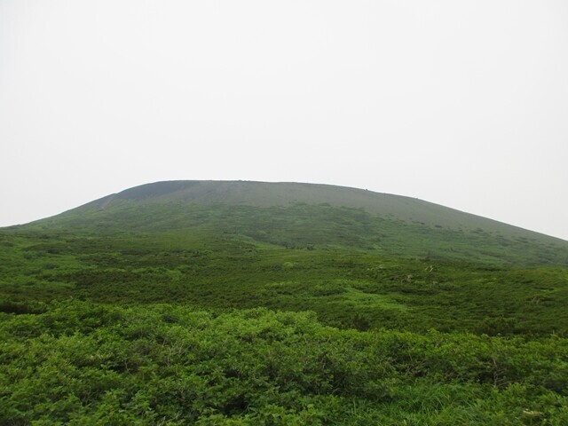 岩手山八合目避難小屋から見る岩手山の景色