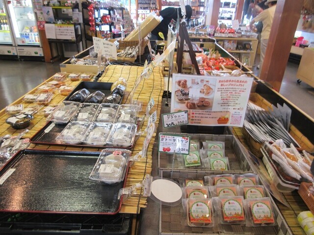 >姫神温泉の売店お弁当とお総菜売り場