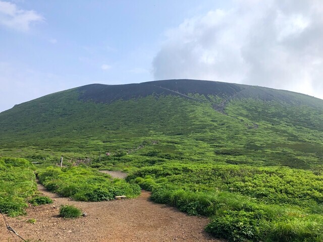 岩山の対峙 久保山酒店 / よこやま 純米吟醸 SILVER 超辛7 火入れ