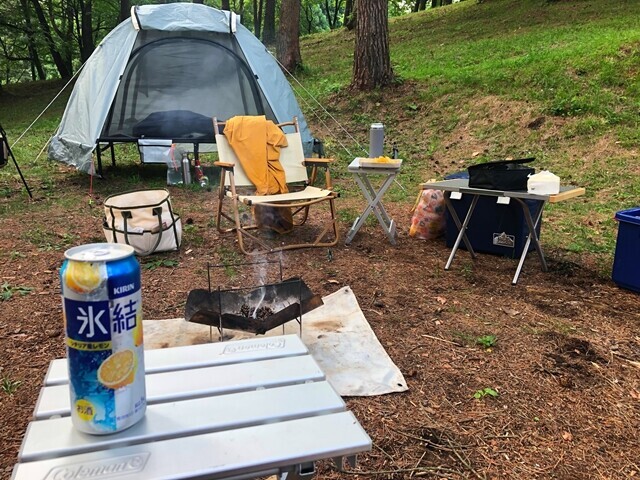一本杉園地キャンプ場で使用したキャンプグッズレビューの様子
