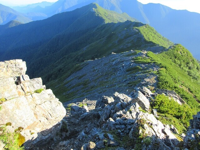 小太郎山の登山道