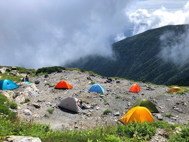 北岳肩の小屋のテント場