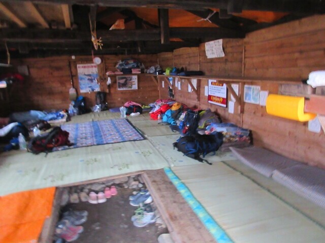 農鳥小屋の小屋泊の部屋