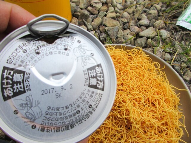 農鳥小屋のテント泊で食べた缶詰