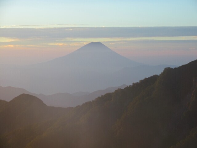 農鳥小屋から見る富士山の景色