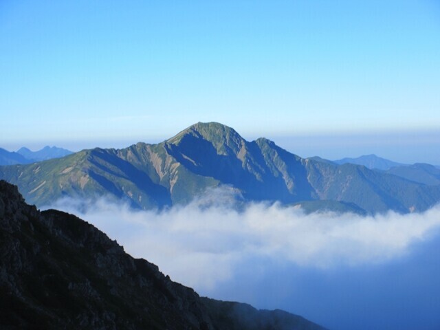 農鳥岳滝雲の景色