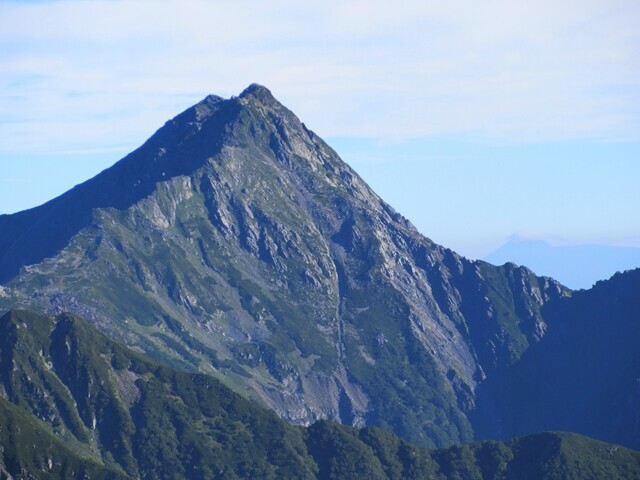 農鳥岳から見る北岳
