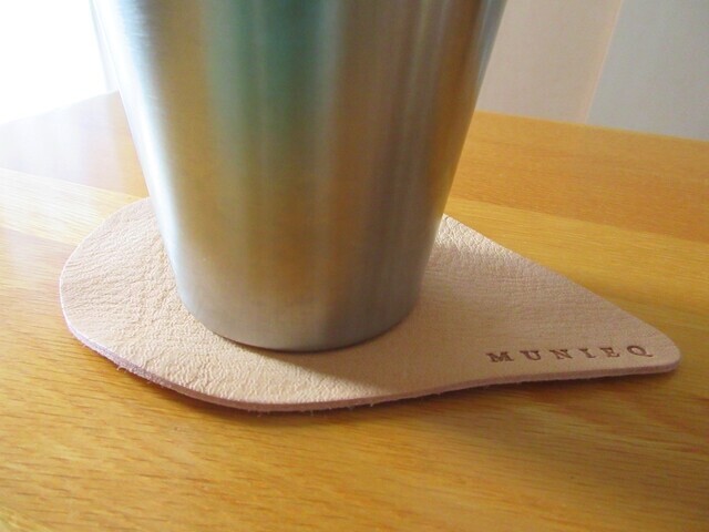 MUNIEQのレザーパッドのサイズ感
