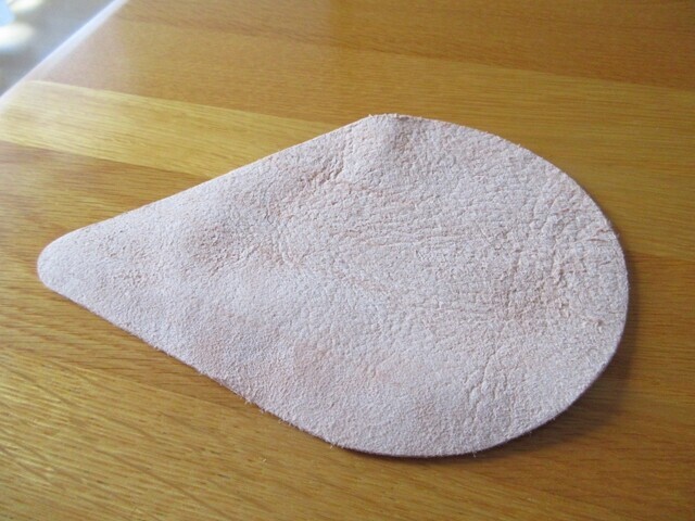 MUNIEQの鹿革レザーパッドの裏側の様子