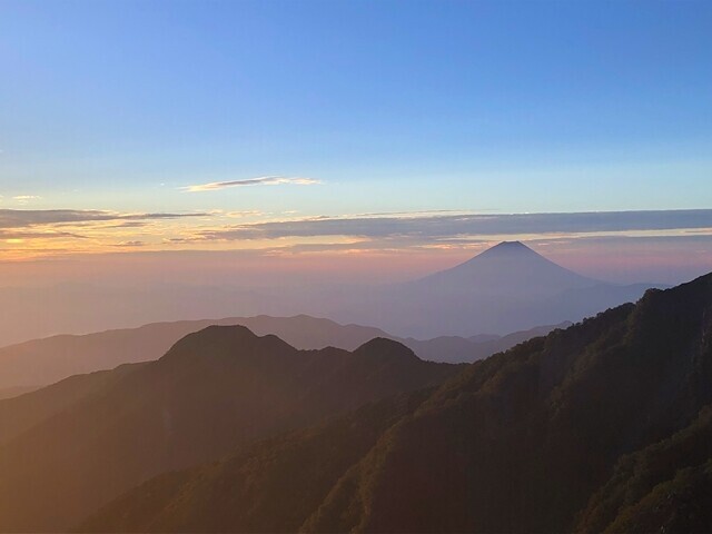 農鳥小屋から見る美しい富士山