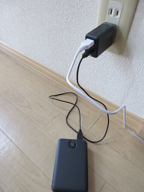 モバイルバッテリーの充電の仕方