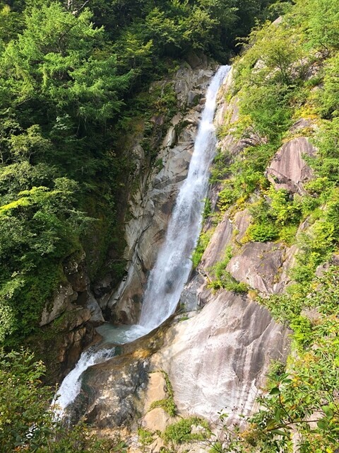 南精進ヶ滝全景