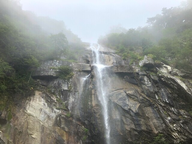 五色の滝の落差