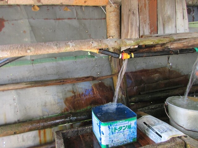 鳳凰小屋の水場