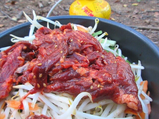テント泊で作っている山飯