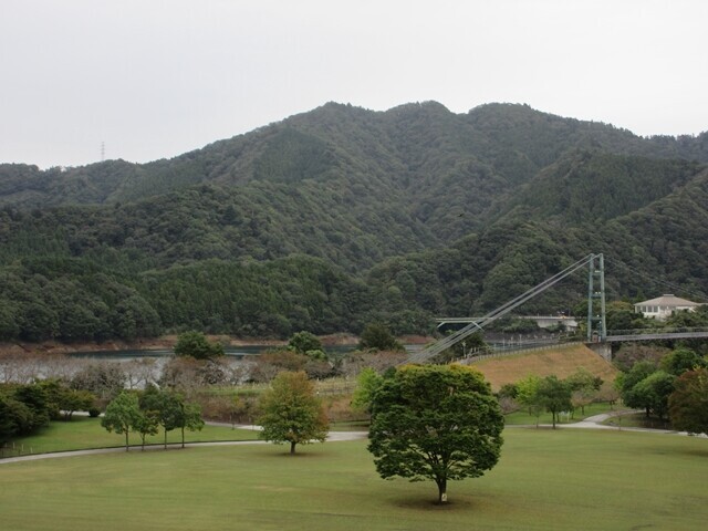 宮ヶ瀬湖周辺の様子