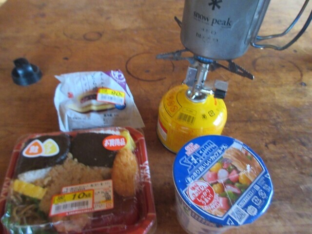 黍殻避難小屋で食べた山飯